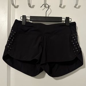 Lululemon Black/Reflective Dot Speed Short Size 6